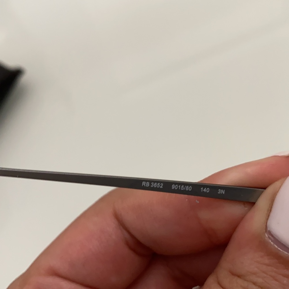 Authentic Ray Ban Sunglasses - image 3